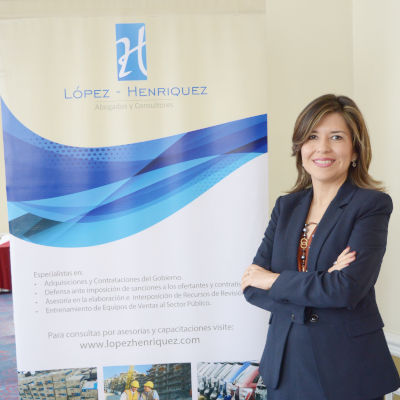 Lic. Mónica de López